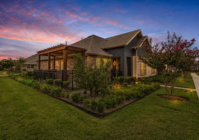 Photo 2 of Single family home for sale at 1005 4Th St, Argyle, TX 76226 | MLS# 21336157 | Listing updated on 2026-10-07