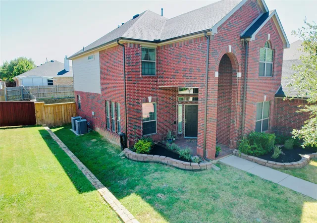 Photo 3 of Single family home for sale at 8132 Guadalupe Rd, Arlington, TX 76002 | MLS# 21338664 | Listing updated on 2026-08-23