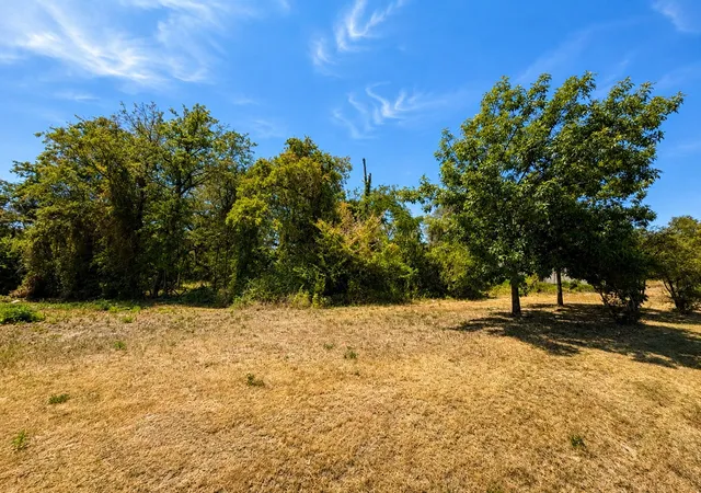 Photo 1 of Land for sale at 1156 Mansfield Ave, Fort Worth, TX 76104 | MLS# 21341135 | Listing updated on 2026-08-22