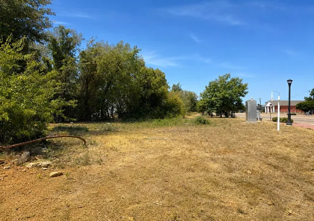 Photo 2 of Land for sale at 1156 Mansfield Ave, Fort Worth, TX 76104 | MLS# 21341135 | Listing updated on 2026-08-22