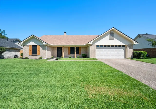 Photo 1 of Sale Pending at 504 Lexington Dr, Corsicana, TX 75110 | MLS# 21343704 | Listing updated on 2026-08-31
