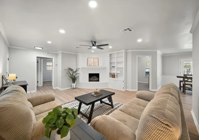 Photo 2 of Sale Pending at 504 Lexington Dr, Corsicana, TX 75110 | MLS# 21343704 | Listing updated on 2026-08-31