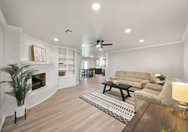 Photo 4 of Sale Pending at 504 Lexington Dr, Corsicana, TX 75110 | MLS# 21343704 | Listing updated on 2026-08-31