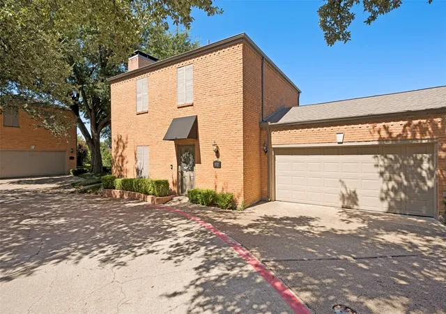 Photo 2 of Townhouse for sale at 5727 Remington Park Sq, Dallas, TX 75252 | MLS# 21343762 | Listing updated on 2026-08-08