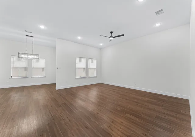 Photo 4 of Single family home for sale at 4507 Metropolitan Ave, Dallas, TX 75210 | MLS# 21340884 | Listing updated on 2026-08-10