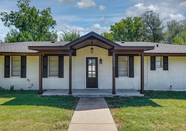 Photo 3 of Single family home for sale at 3000 Old Robinson Rd, Waco, TX 76706 | MLS# 21343772 | Listing updated on 2026-08-23