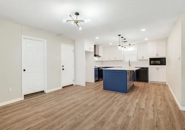 Photo 4 of Single family home for sale at 3000 Old Robinson Rd, Waco, TX 76706 | MLS# 21343772 | Listing updated on 2026-08-23