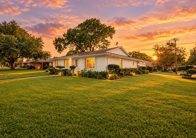 Photo 1 of Single family home for sale at 5319 Urban Crest Rd, Dallas, TX 75227 | MLS# 21310387 | Listing updated on 2026-10-01