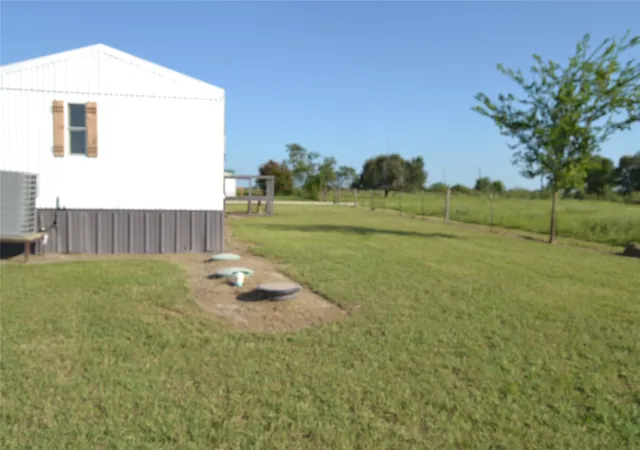 Photo 4 of Single family home for sale at 5893 Se County Road 2050, Corsicana, TX 75109 | MLS# 21343104 | Listing updated on 2026-10-28