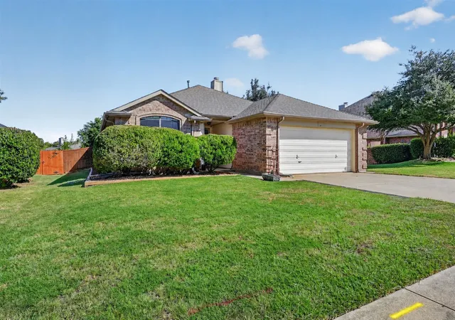 2nd image of 2103 Meadowview Dr, Corinth, TX 76210 | MLS# 21330447