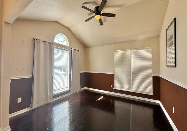 Photo 4 of Single family home for sale at 610 Brookside Dr, Cedar Hill, TX 75104 | MLS# 21343393 | Listing updated on 2026-09-02
