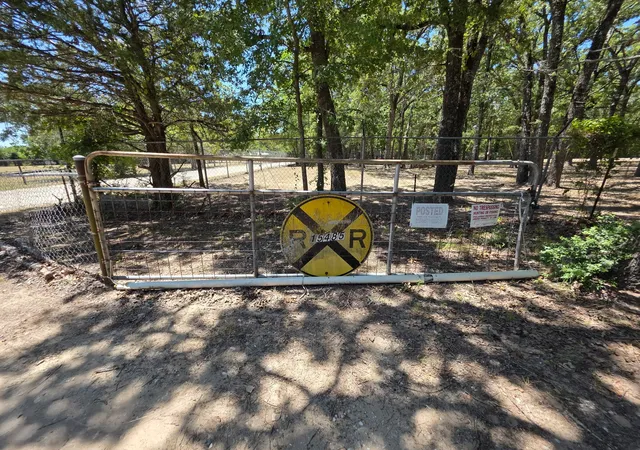 Photo 3 of Manufactured home for sale at 15485 Thunder Rd, Terrell, TX 75161 | MLS# 21343274 | Listing updated on 2026-08-28