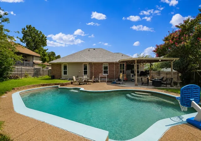 Photo 1 of Single family home for sale at 6705 Fair Oaks Dr, North Richland Hills, TX 76182 | MLS# 21344272 | Listing updated on 2026-08-21