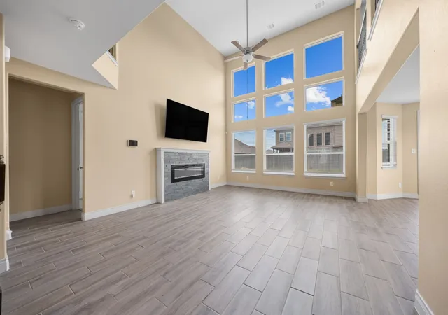 Photo 3 of Single family home for sale at 7601 Silver Dr, Killeen, TX 76542 | MLS# 21341768 | Listing updated on 2026-09-05