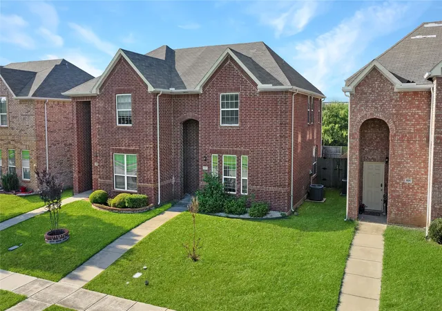 Photo 2 of Sale Pending at 817 Jamie Dr, Grand Prairie, TX 75052 | MLS# 21344276 | Listing updated on 2026-08-18
