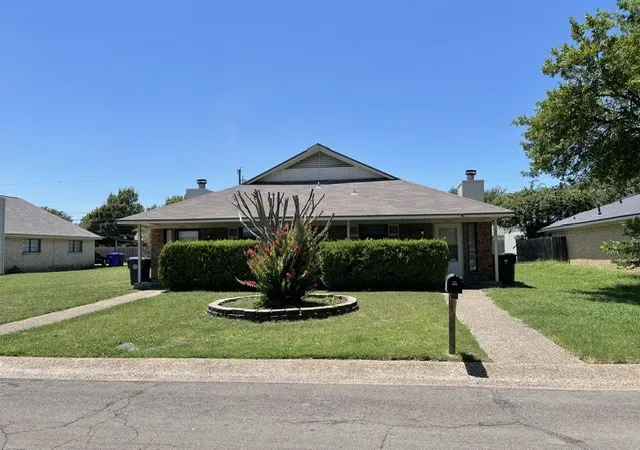 Photo 1 of Multi family home for sale at 1401 Chapel Ridge Rd #1403, Waco, TX 76712 | MLS# 21342579 | Listing updated on 2026-08-11