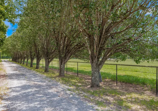 Photo 3 of Single family home for sale at 2675 Swan Lake Rd, Bossier City, LA 71111 | MLS# 21343327 | Listing updated on 2026-10-05