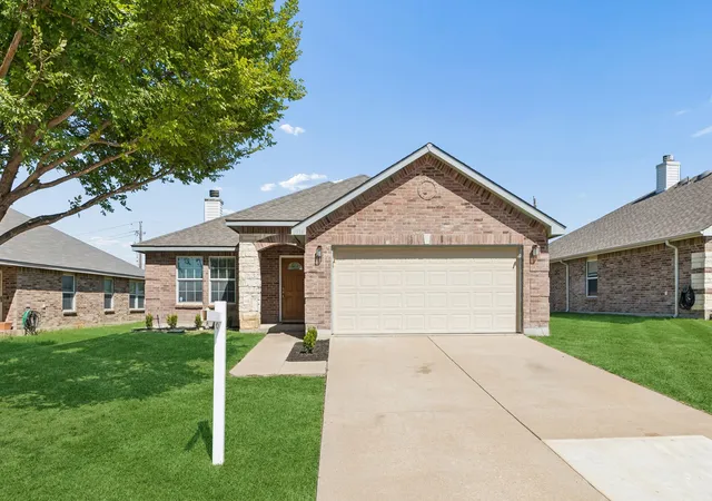 Photo 1 of Single family home for sale at 1336 Connie St, Burleson, TX 76028 | MLS# 21335202 | Listing updated on 2026-08-28