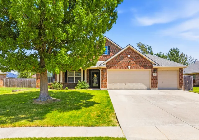 Photo 1 of Sale Pending at 1612 Lakeside Dr, Glenn Heights, TX 75154 | MLS# 21342483 | Listing updated on 2026-08-26