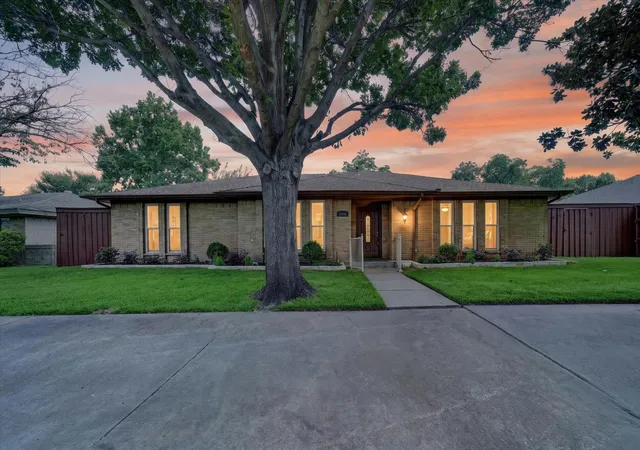 1st image of 2816 Pinehurst Dr, Plano, TX 75075 | MLS# 21344361