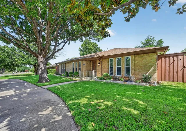 2nd image of 2816 Pinehurst Dr, Plano, TX 75075 | MLS# 21344361