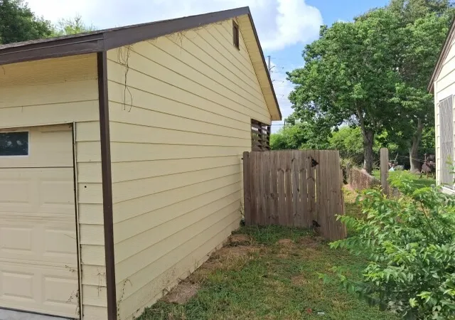 Photo 2 of Sale Pending at 4405 S Cornelia Cir, Corpus Christi, TX 78408 | MLS# 21344447 | Listing updated on 2026-09-22