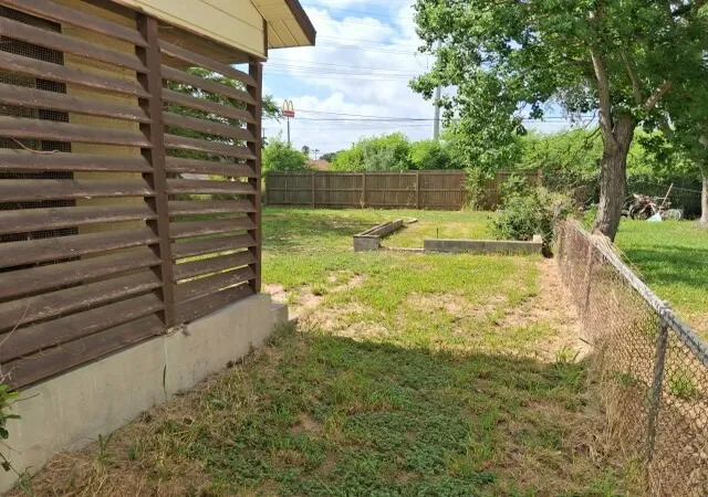 Photo 3 of Sale Pending at 4405 S Cornelia Cir, Corpus Christi, TX 78408 | MLS# 21344447 | Listing updated on 2026-09-22