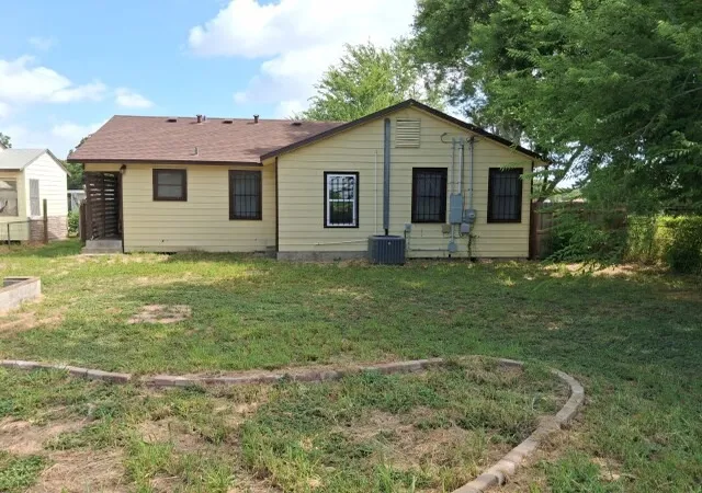 Photo 3 of Sale Pending at 4405 S Cornelia Cir, Corpus Christi, TX 78408 | MLS# 21344447 | Listing updated on 2026-09-22