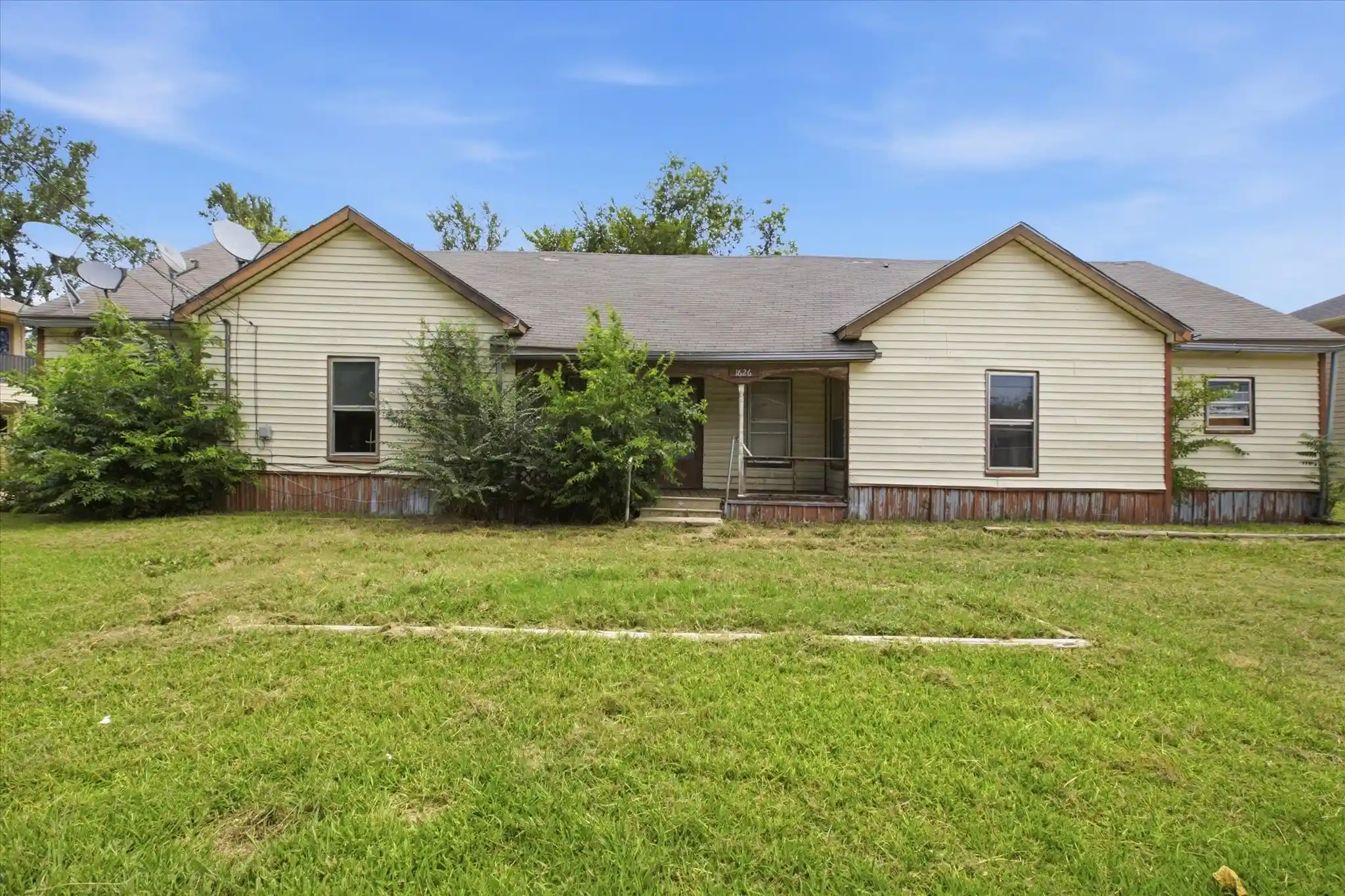 Photo 1 of Single family home for sale at 1626 Kennedy St, Bonham, TX 75418 | MLS# 21343986 | Listing updated on 2026-10-12