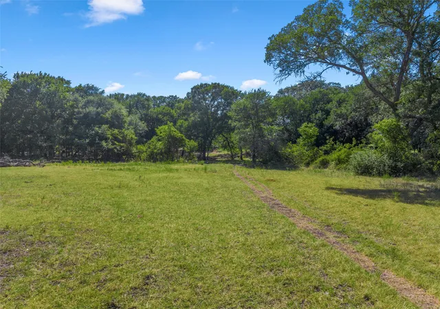 Photo 3 of Single family home for sale at 483 Nicole Ln, Waco, TX 76705 | MLS# 21344412 | Listing updated on 2026-07-30