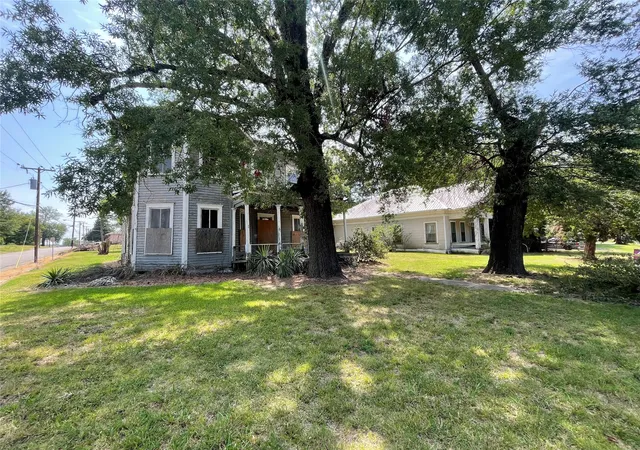 Photo 3 of Sale Pending at 317 Se 6th, Paris, TX 75460 | MLS# 21344485 | Listing updated on 2026-08-20