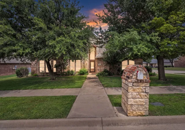 Photo 1 of Single family home for sale at 3809 Sumner Ct, Sherman, TX 75090 | MLS# 21327291 | Listing updated on 2026-10-07