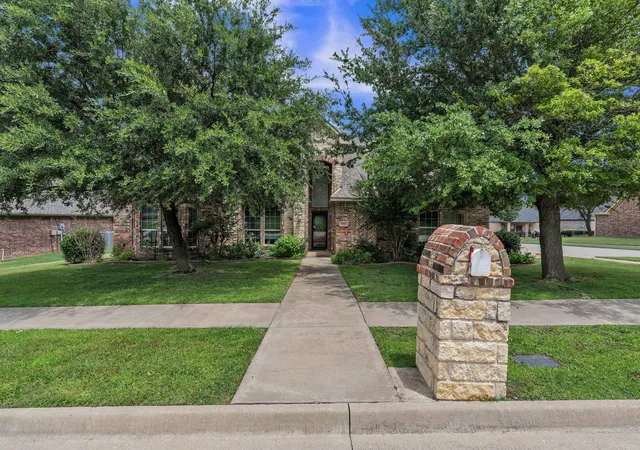 Photo 2 of Single family home for sale at 3809 Sumner Ct, Sherman, TX 75090 | MLS# 21327291 | Listing updated on 2026-10-07