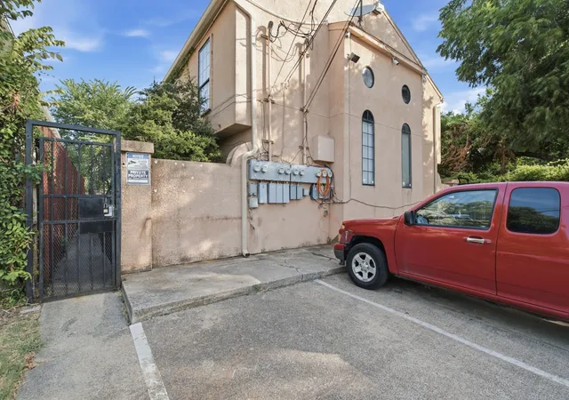 2nd image of 5114 Bryan St, Dallas, TX 75206 | MLS# 21344552
