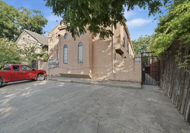 3rd image of 5114 Bryan St, Dallas, TX 75206 | MLS# 21344552