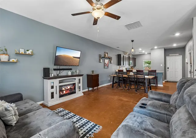 Photo 4 of Single family home for sale at 148 Bandana Cir, Newark, TX 76071 | MLS# 21342386 | Listing updated on 2026-08-23