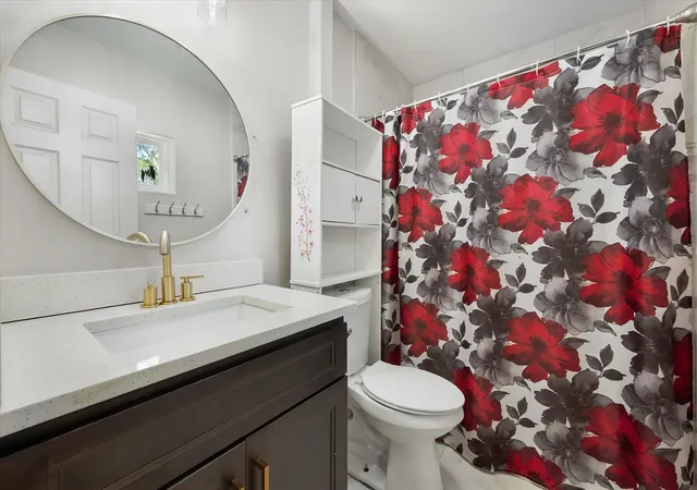 Photo 3 of Single family home for sale at 2611 Hardy Pl, Arlington, TX 76010 | MLS# 21344556 | Listing updated on 2026-08-18