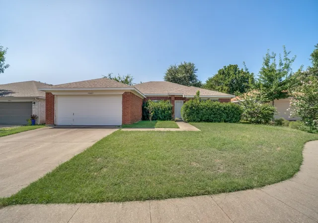 Photo 1 of Sale Pending at 10805 Pebblecreek Ct, Benbrook, TX 76126 | MLS# 21344538 | Listing updated on 2026-08-11
