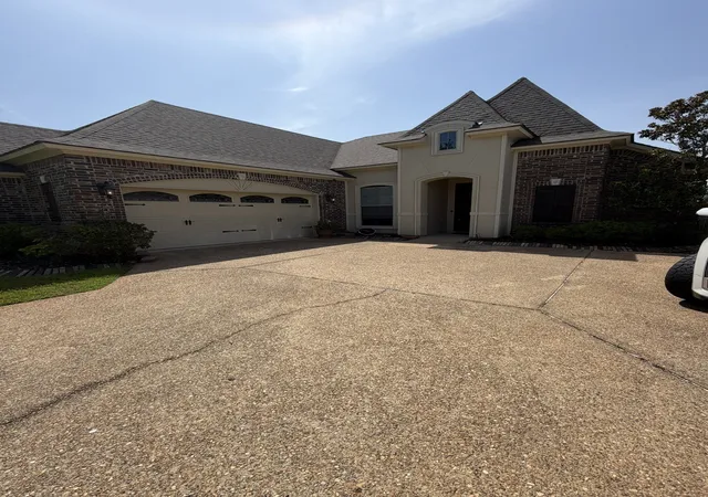 3rd image of 705 Saint Martin Ln, Bossier City, LA 71111 | MLS# 21344622