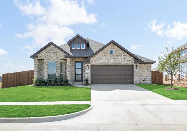 Photo 1 of Sale Pending at 204 Fireberry Dr, Glenn Heights, TX 75154 | MLS# 21340950 | Listing updated on 2026-10-05
