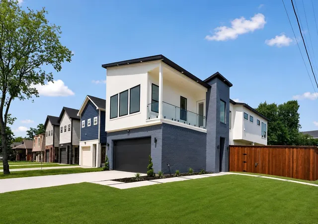 Photo 1 of Single family home for sale at 2633 Peabody Ave, Dallas, TX 75215 | MLS# 21343600 | Listing updated on 2026-08-29