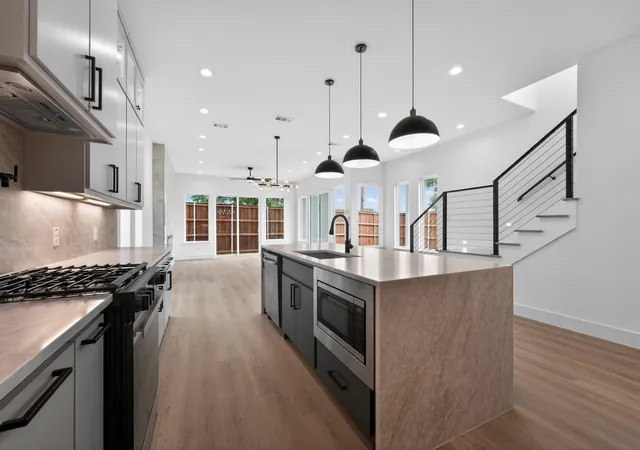 Photo 4 of Single family home for sale at 2633 Peabody Ave, Dallas, TX 75215 | MLS# 21343600 | Listing updated on 2026-08-29