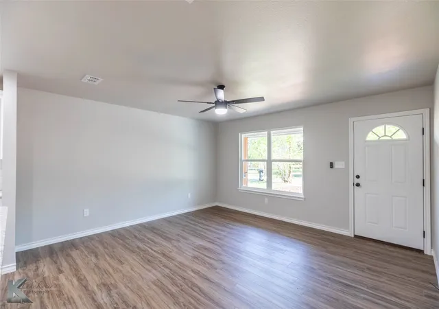 Photo 3 of Sale Pending at 1438 N 6Th St, Abilene, TX 79601 | MLS# 21344713 | Listing updated on 2026-08-04