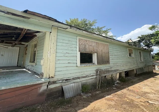 Photo 2 of Sale Pending at 3110 Poland St, Shreveport, LA 71103 | MLS# 21344699 | Listing updated on 2026-08-28