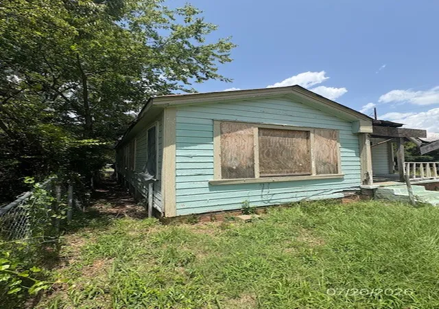 Photo 3 of Sale Pending at 3110 Poland St, Shreveport, LA 71103 | MLS# 21344699 | Listing updated on 2026-08-28