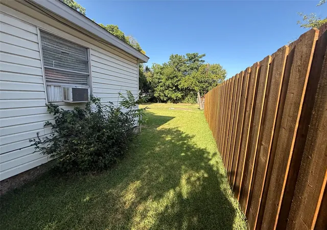 Photo 2 of Single family home for sale at 3008 Ballinger Dr, Garland, TX 75041 | MLS# 21344723 | Listing updated on 2026-08-24