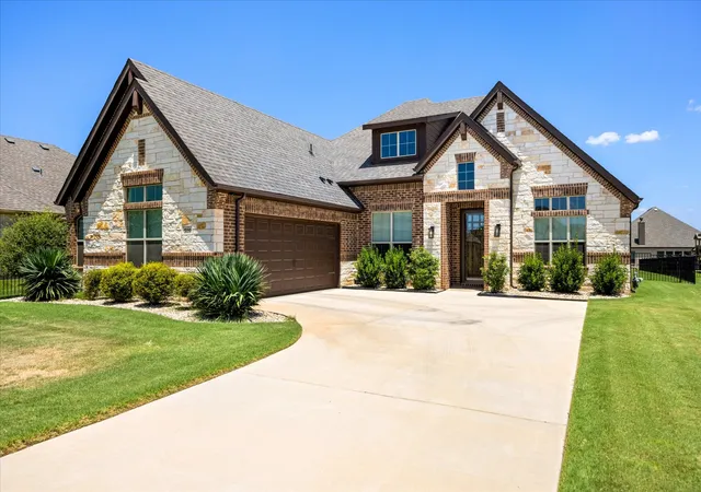 Photo 1 of Single family home for sale at 509 River Bank Ct, Granbury, TX 76049 | MLS# 21343053 | Listing updated on 2026-08-21