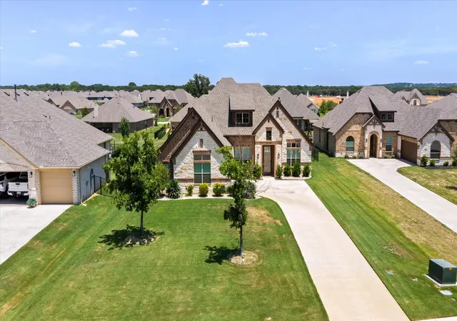 Photo 2 of Single family home for sale at 509 River Bank Ct, Granbury, TX 76049 | MLS# 21343053 | Listing updated on 2026-08-21