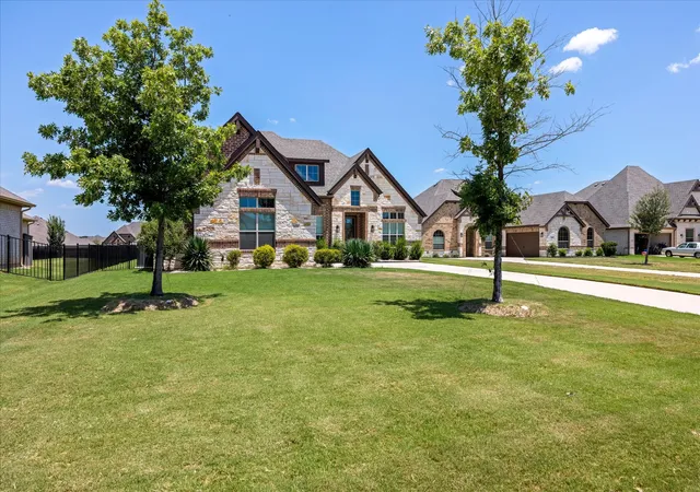Photo 3 of Single family home for sale at 509 River Bank Ct, Granbury, TX 76049 | MLS# 21343053 | Listing updated on 2026-08-21