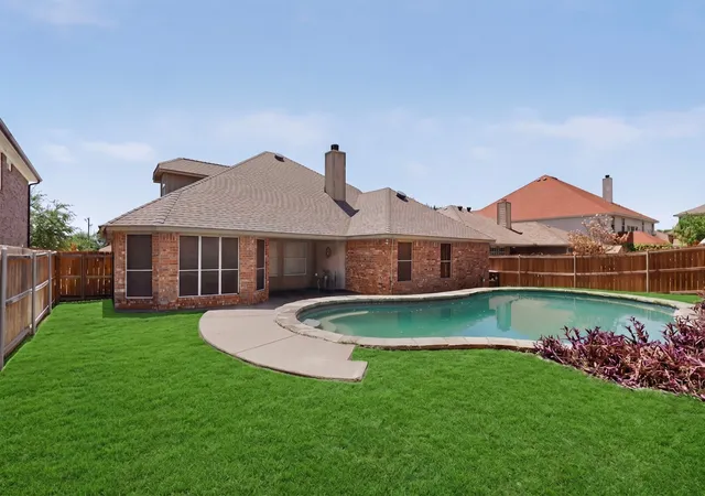 Photo 1 of Single family home for sale at 839 Evergreen Ln, Burleson, TX 76028 | MLS# 21344779 | Listing updated on 2026-08-28